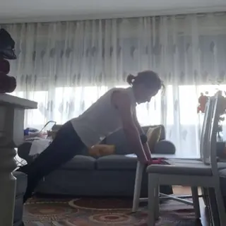 Alumna entrenando en casa